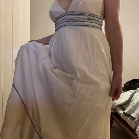 Another Tigerlily classic. Size 12. As new. - Picture 4 of 8